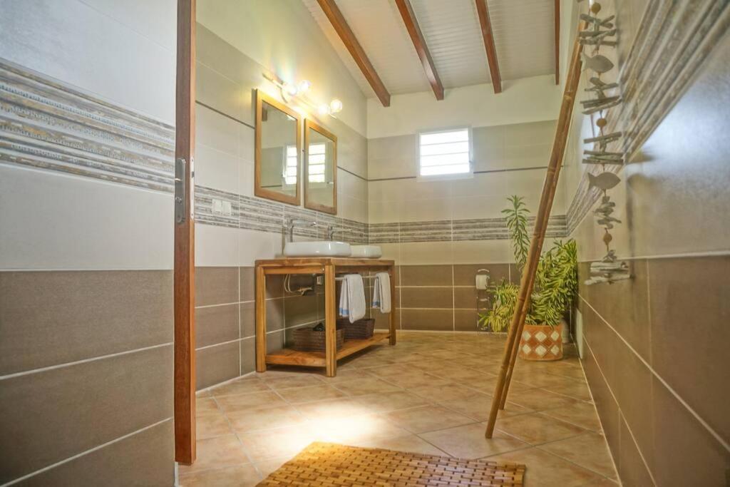 TI COIN RELAX bungalow vue mer piscine privée Saint-Francois  Extérieur photo